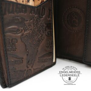 Rough and Touch Portemonnaie Jockey Club Detailaufnahme