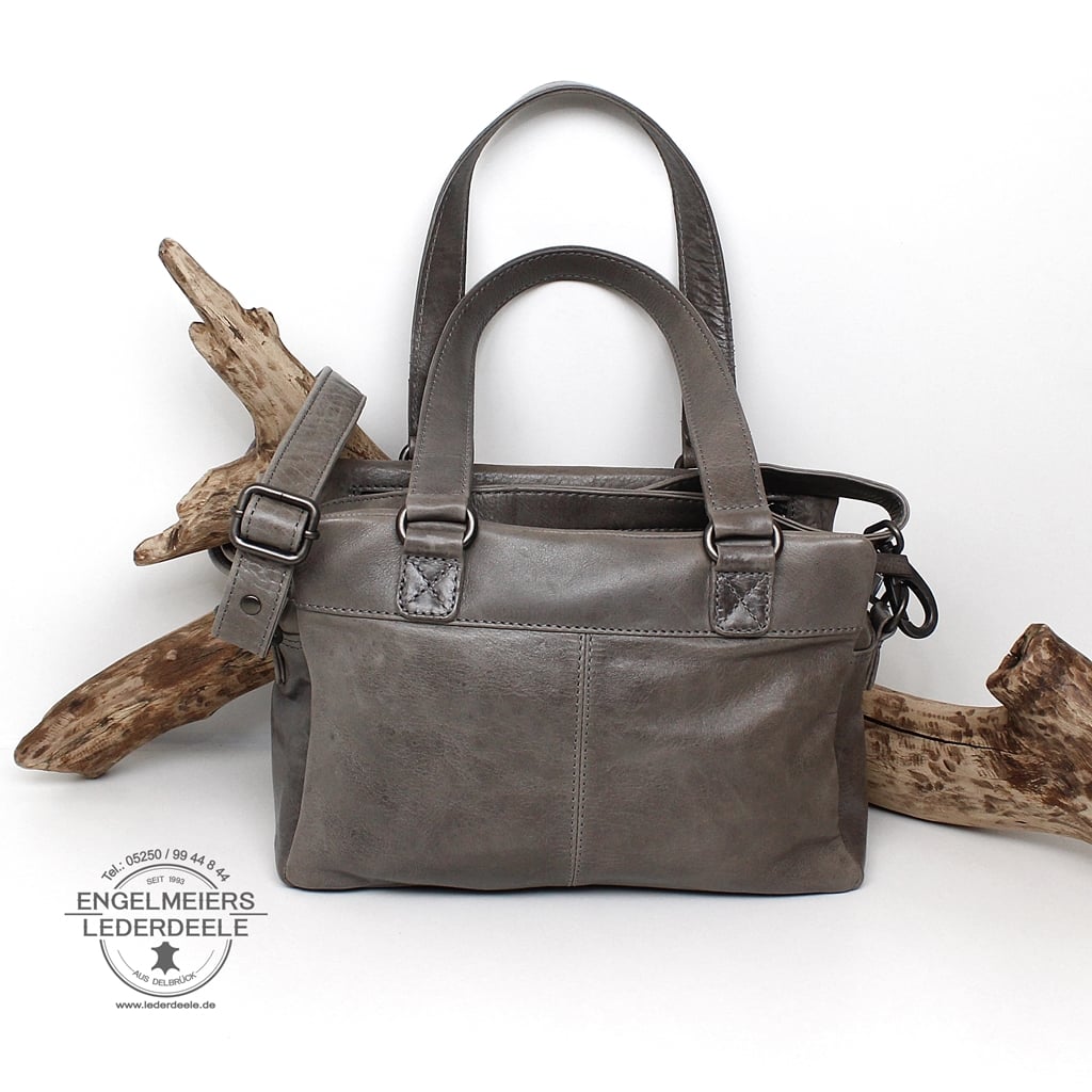 Ledertasche Damen Grau micmacbags - mittlere Größe. Lederdeele Engelmeier Delbrück Ostwestfalen_06 Leder Handtasche für Damen in der Farbe Grau von micmacbags. Ledertasche in mittlerer Größe, hergestellt aus feinem Rindleder. Lederdeele Engelmeier Delbrück Ostwestfalen. Ansicht Rückseite