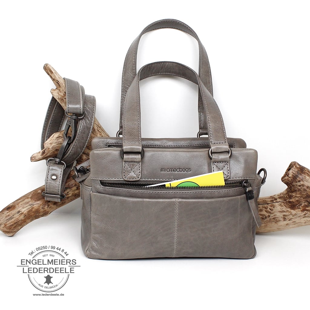Ledertasche Damen Grau micmacbags - mittlere Größe. Lederdeele Engelmeier Delbrück Ostwestfalen_03 Leder Handtasche für Damen in der Farbe Grau von micmacbags. Ledertasche in mittlerer Größe, hergestellt aus feinem Rindleder. Lederdeele Engelmeier Delbrück Ostwestfalen. Reißverschlussfach Rückseite