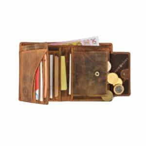 Greenburry Geldbörse Hirsch Hochformat aus der Vintage Hunting Kollektion. Portemonnaie mit Motiv auf der Vorderseite, Hirsch. Naturbelassenes Rindleder, unsed Look. Farbe braun, Sattelbraun, slow Fashion. Lederwaren Ostwestfalen, Lederdeele Delbrück Paderborn. Ansicht Kartenfächer