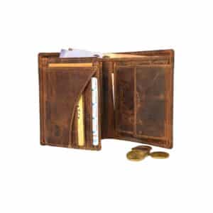 Greenburry Geldbörse Pferd Hochformat aus der Vintage Hunting Kollektion. Portemonnaie mit Motiv auf der Vorderseite, Pferd. Naturbelassenes Rindleder, unsed Look. Farbe Sattelbraun, slow Fashion. Lederwaren Ostwestfalen, Lederdeele Delbrück Paderborn. Ansicht Kartenfächer