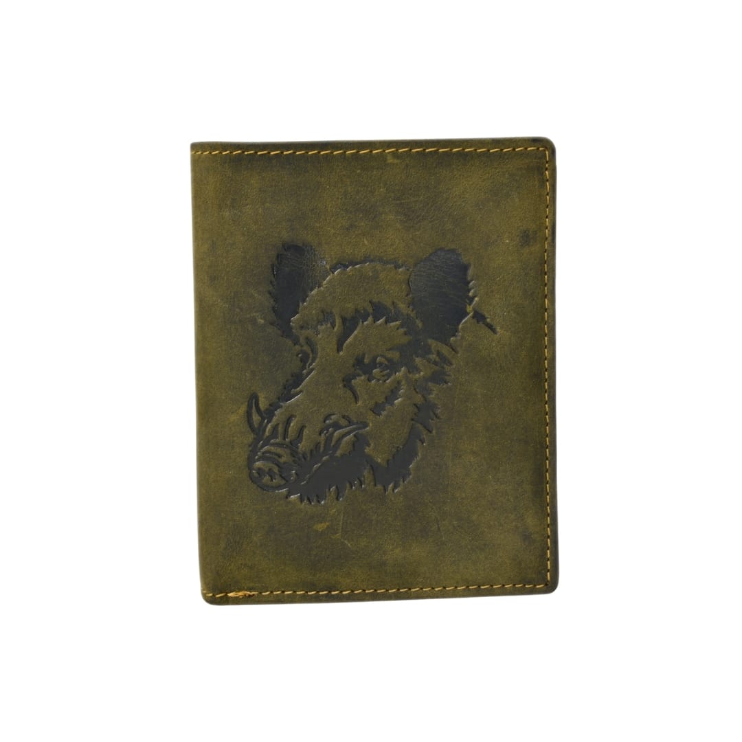 Greenburry Vintage Geldbörse Wildschwein Hochformat, Portemonnaie, Naturleder, Boar grün, Waldgrün. Lederdeele Delbrück, Paderborn. Lederwaren Ostwestfalen, 02 Greenburry Geldbörse Wildschwein Hochformat aus der Vintage Hunting Kollektion. Portemonnaie mit Motiv auf der Vorderseite, Wildschwein. Für Jäger. Naturbelassenes Rindleder, unsed Look. Farbe grün, Waldgrün, slow Fashion. Lederwaren Ostwestfalen, Lederdeele Delbrück Paderborn. Ansicht Vorderseite