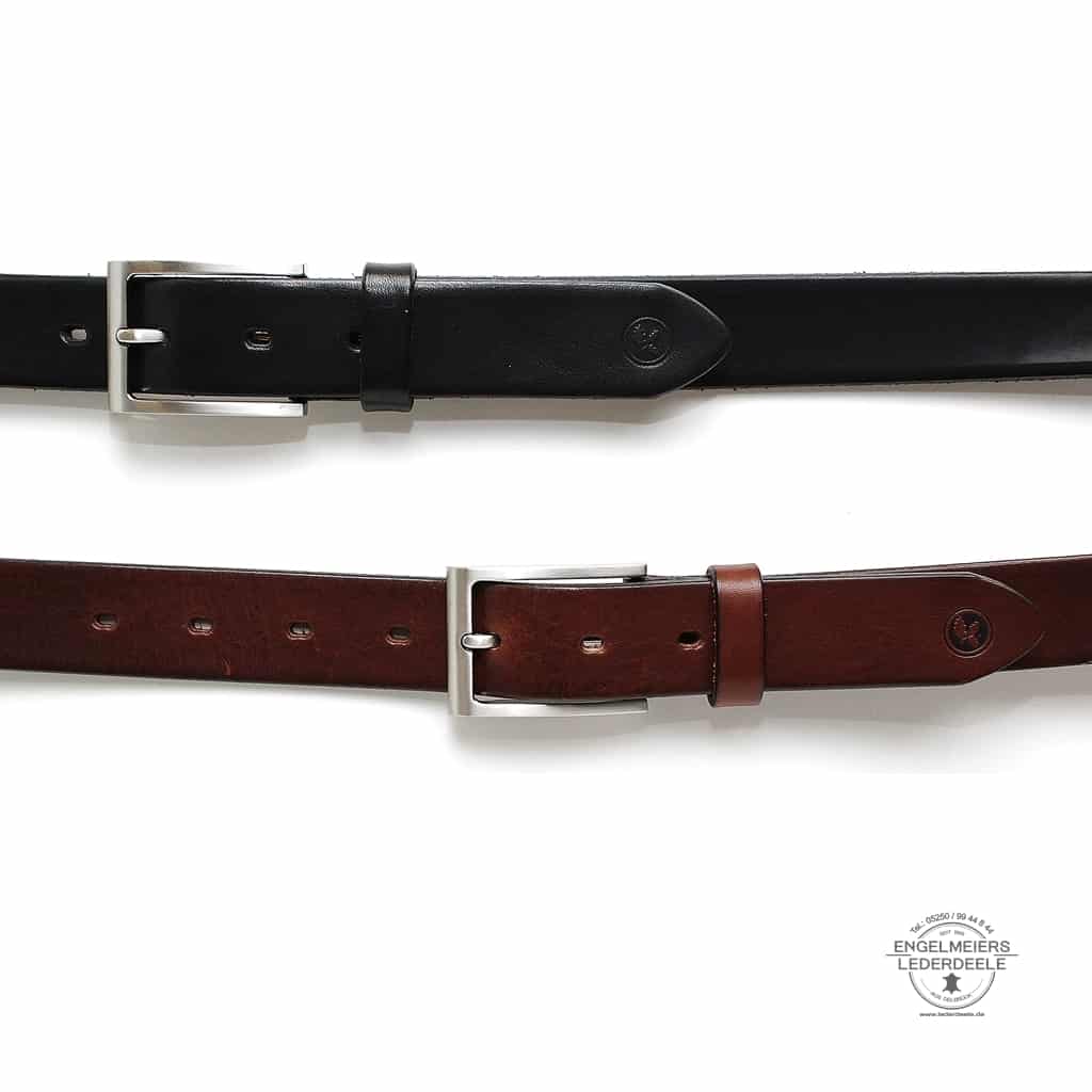 Herrengürtel Rico von Green Belts in der Farbe Braun und Schwarz. Leder Gürtel von Lederdeele Engelmeier Delbrück. Gruppenansicht Dornschließe