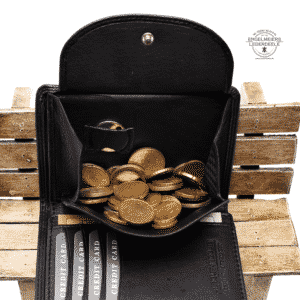 Basic Portemonnaie RFID Hochformat Jockey Club schwarz Detailaufnahme Münzfach