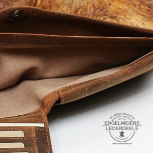 Portemonnaie V-Motor Querformat Jockey Club Detailaufnahme