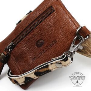 Leder Portemonnaie Wildlife von micmacbags. Damen Geldbörse aus Rindleder mit Animal Print Magnetverschluss. Detailansicht