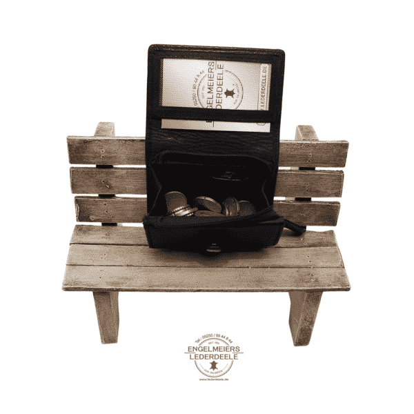 kleines Leder Portemonnaie RFID mit Gürtelschlaufe von Jockey Club. Geldbörse für die Hosentasche, auch als Kinder Portemonnaie geeignet, mit Kartenfach; Produktansicht innen