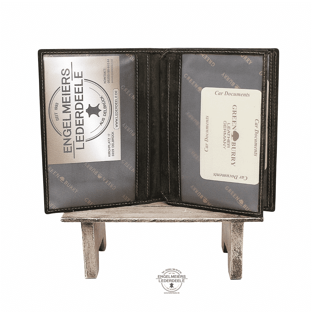 Jagdscheintasche mit geprägtem Hirsch auf der Vorderseite, von Green Burry, Farbe Grün rustikal, vintage Antik. Produktansicht innen, mit sechs Steckfächern für Reisepass, Impfausweis, Diabetes, Pässe, Jagdschein, Dokumente, Waffenbesitzkarte