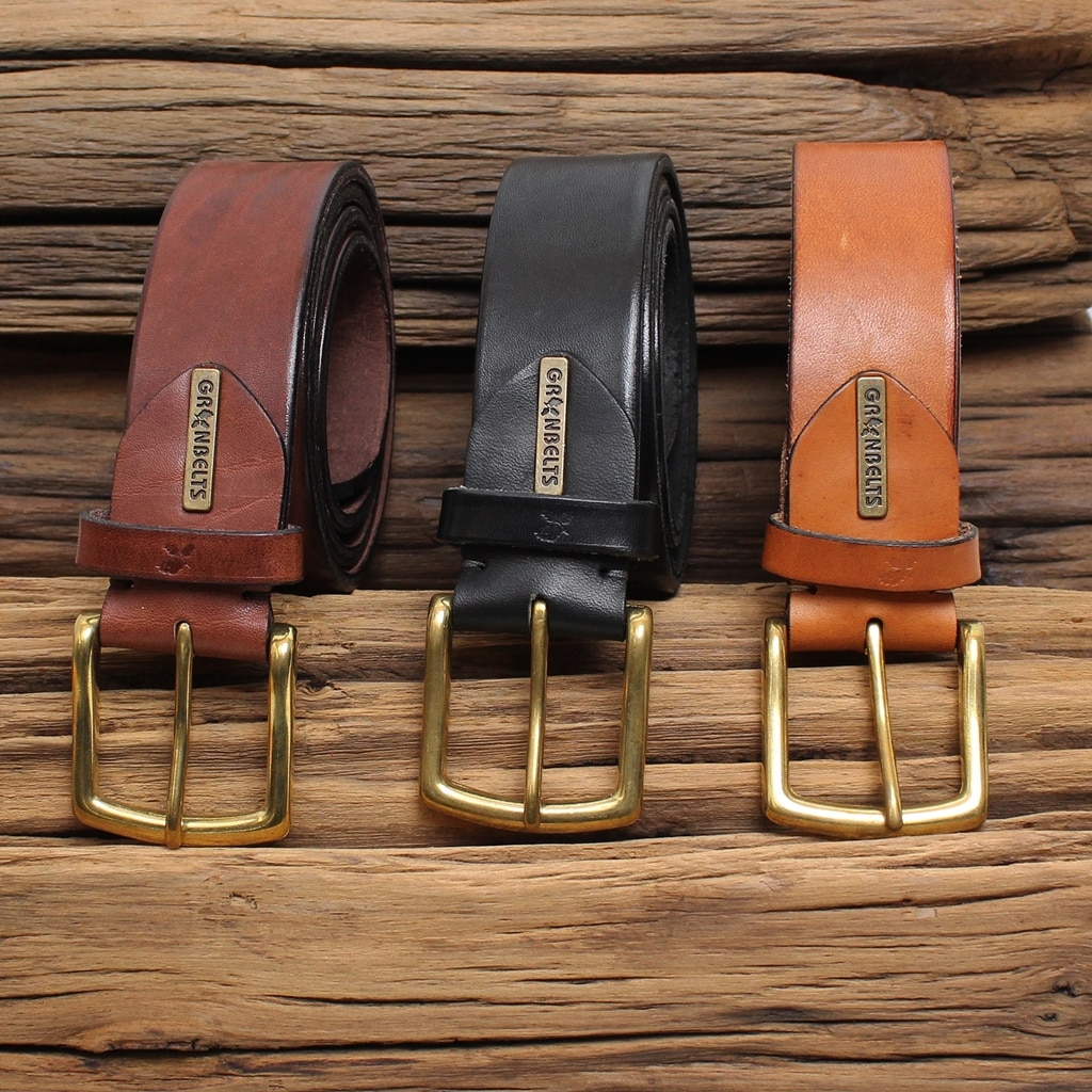 Gürtel Blake von Green Belts mit Messingschließe. Leder Gürtel in der Farbe Cognac, Braun und Schwarz von Lederdeele Engelmeier Delbrück. Gruppenansicht