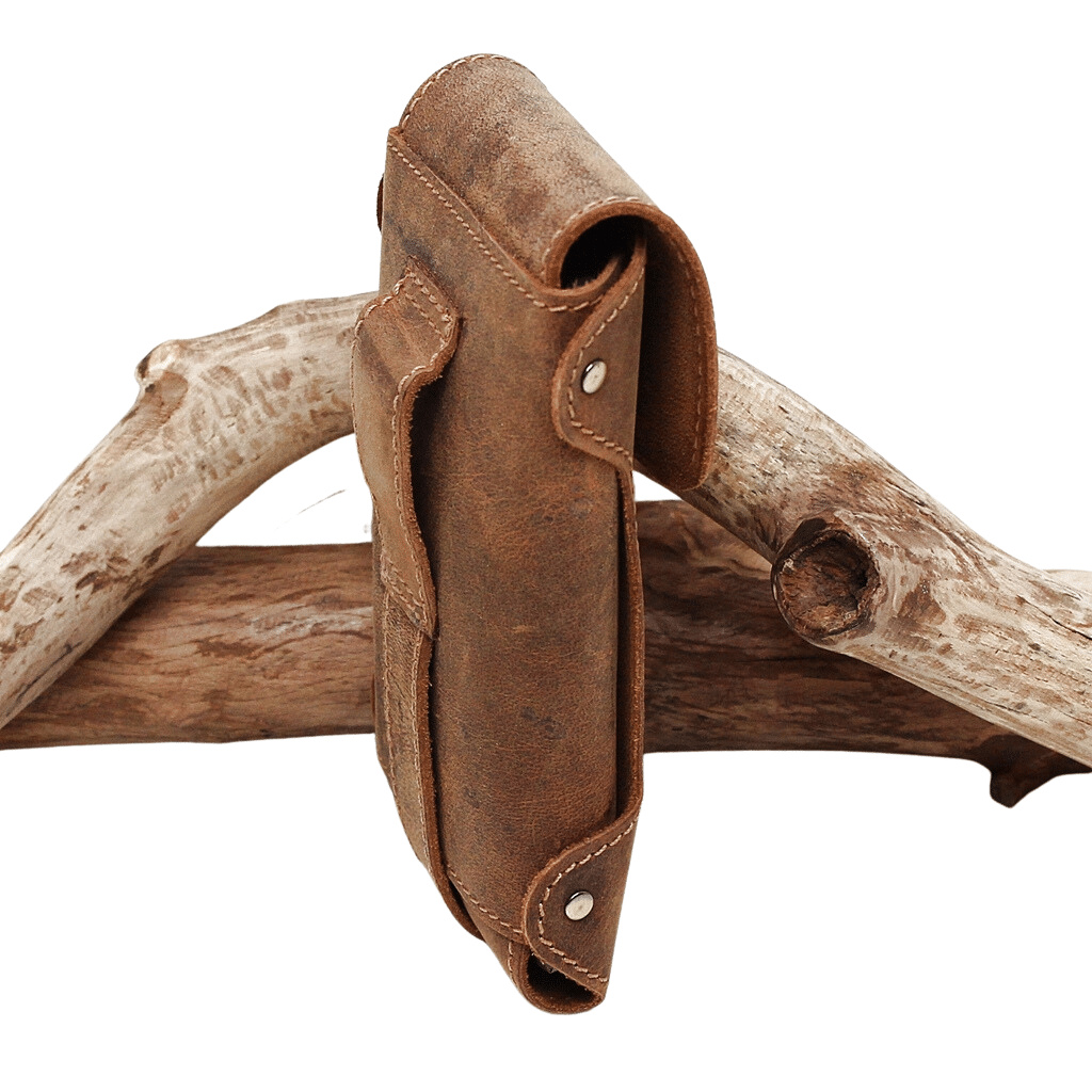 jockey club_gürteltasche_smartphone_handytasche_ledertasche_echtleder_phone_braun_lederwaren_ostwestfalen_lederdeele_delbrück_paderborn_04 Jockey Club Gürteltasche Phone aus festem, strapazierfähigem Büffelleder. Einfache Handytasche, simple Handhabung. Mit Gürtelschlaufe auf der Rückseite, geeignet für 4,5cm breite Gürtel. Langanhaltende Qualität, slow Fashion. Farbe Natur, braun. Lederwaren Ostwestfalen, Lederdeele Delbrück Paderborn. Ansicht Seitenansicht