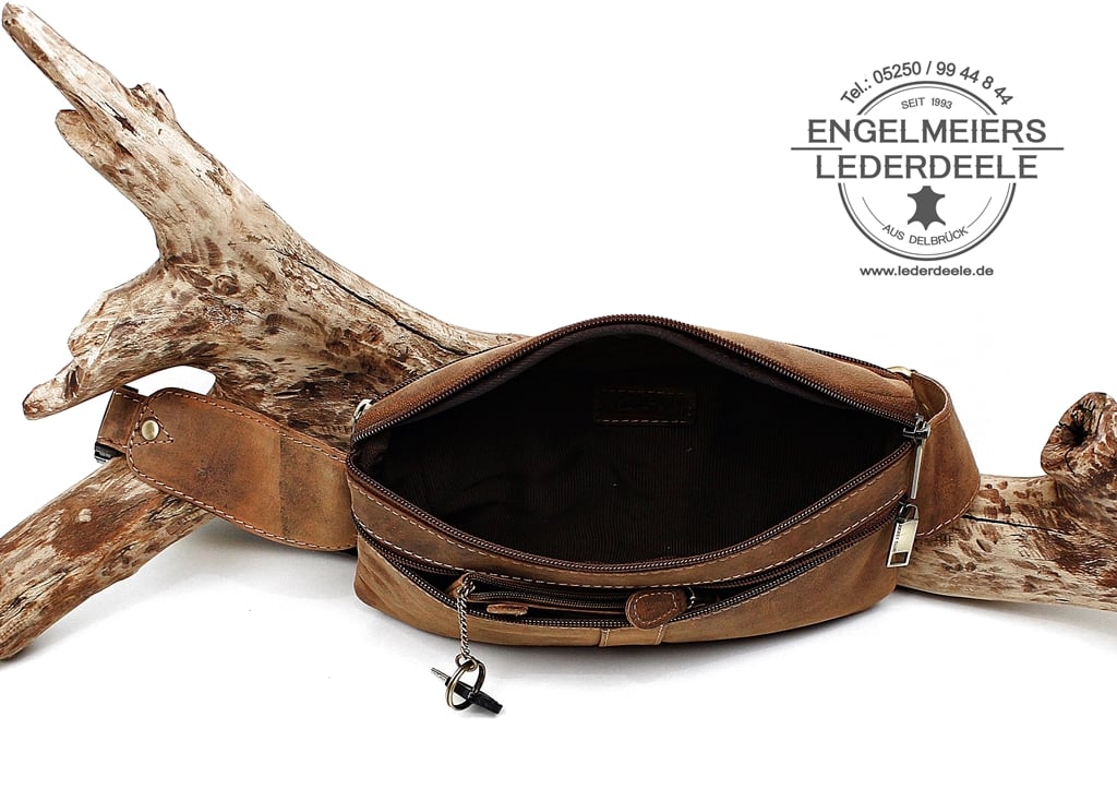 Lederdeele Engelmeiers aus Delbrück, Leder Bauchtasche Buffalo von Jockey Club in der Farbe cognac braun. Innenansicht vom Hauptfach.