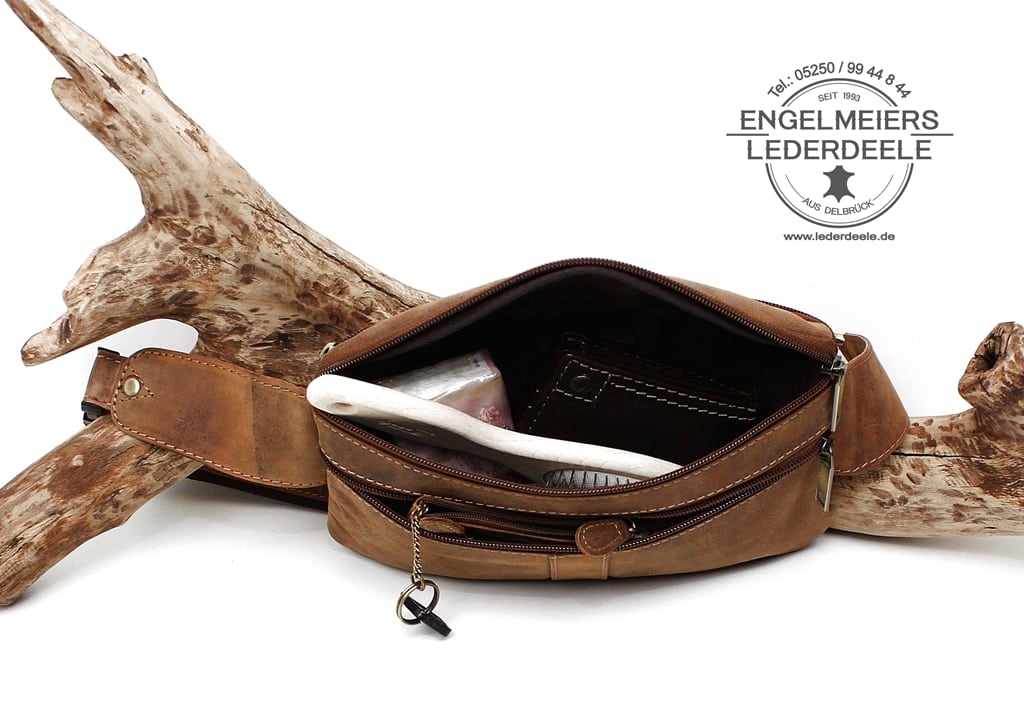 Lederdeele Engelmeiers aus Delbrück, Leder Bauchtasche Buffalo von Jockey Club in der Farbe cognac braun. Innenansicht vom Hauptfach.