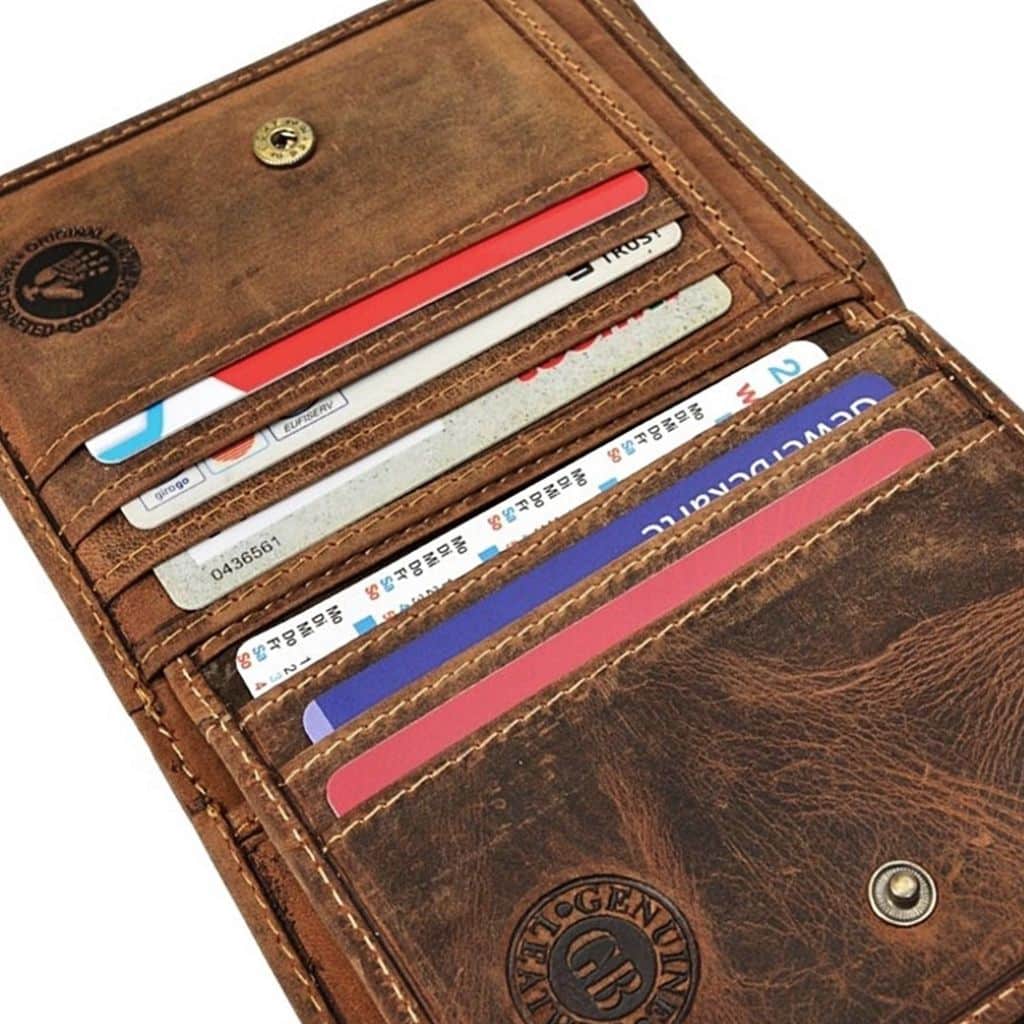 Geldbörse Greenburry mit separatem Kartenetui. Portemonnaie aus Leder, herausnehmbare Ausweismappe_ Rindleder_Lederwaren Ostwestfalen_Lederdeele_Delbrück_06 Geldbörse GB-1701_M aus Leder mit separatem Kartenetui von Greenburry. Rustikales Vintage Rindleder, slow Fashion, Farbe Sattelbraun. Kartenfach herausnehmbar. Lederdeele Engelmeier Delbrück, Lederwaren Ostwestfalen. Ansicht Kartenfächer