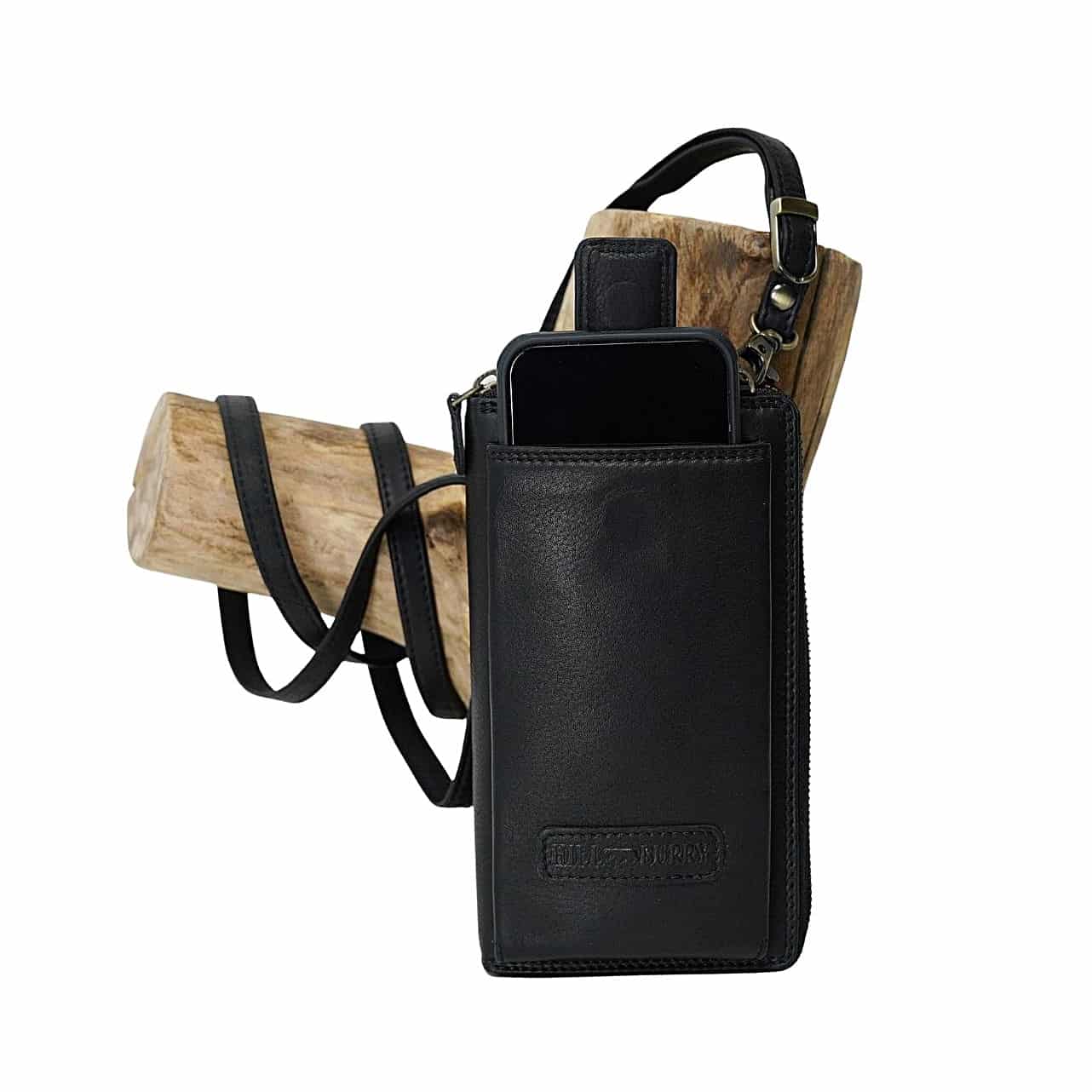 Hill Burry Handytasche mit Portemonnaie zum Unhängen_Ledertasche_Tasche aus Leder für Damen_Lederdeele Engelmeier Delbrück_06 Hill Burry Handytasche mit Portemonnaie zum Umhängen. Farbe schwarz, kleine Ledertasche für Damen. Smartphone Tasche aus Leder mit langem Tragegurt. Lederdeele Engelmeier Delbrück. Vorderansicht Handyfach