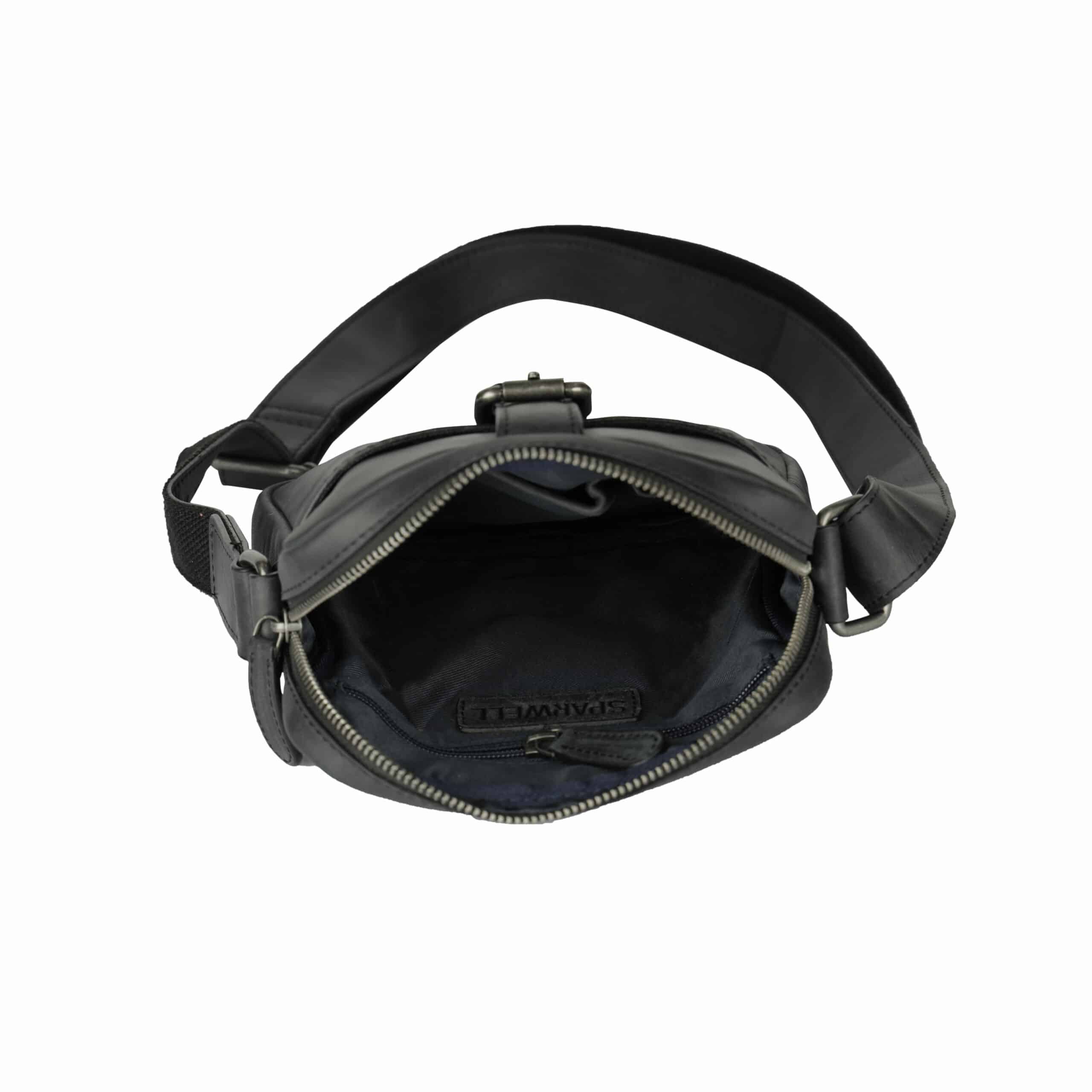 Ledertasche Kompact Karmelo von Sparwell. Tasche aus Leder. Schwarz. Crossbody Bag. Lederdeele Engelmeier_Delbrück_06 Ledertasche Kompact Karmelo von Sparwell. Umhängetasche aus Leder für Damen und Herren. Herrentasche, Crossbody Bag aus pflanzlich gegerbtem Rindleder. Farbe schwarz. Lederdeele Engelmeier Delbrück. Innenansicht