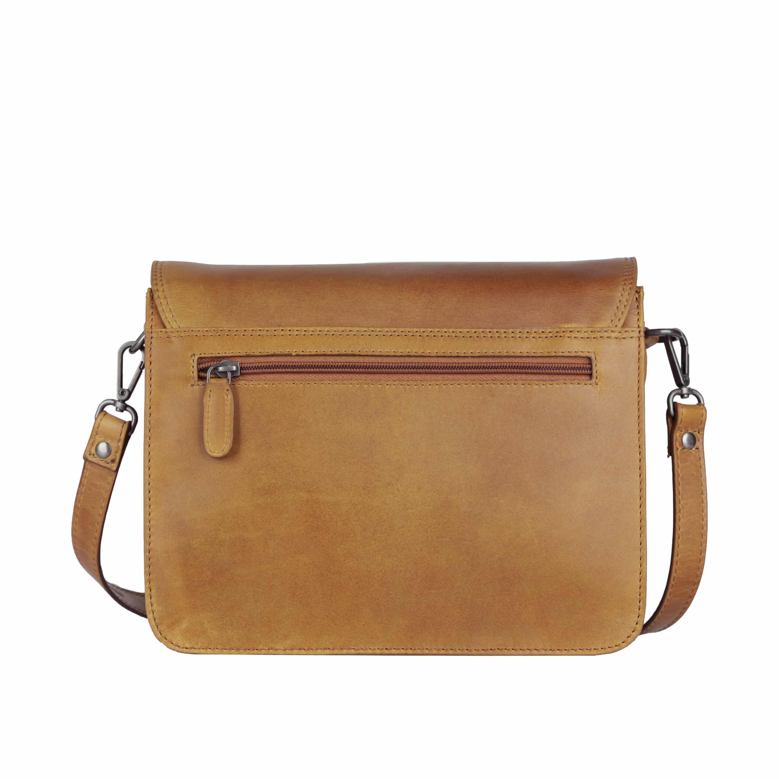 Ledertasche Kreative Kiana von Sparwell. Tasche aus Leder. Cognac. Crossbody Bag. Lederdeele Engelmeier_Delbrück_04 Ledertasche Kreative Kiana von Sparwell. Umhängetasche aus Leder für Damen und Herren. Crossbody Bag aus pflanzlich gegerbtem Rindleder. Farbe Cognac. Lederdeele Engelmeier Delbrück. Ansicht Rückseite