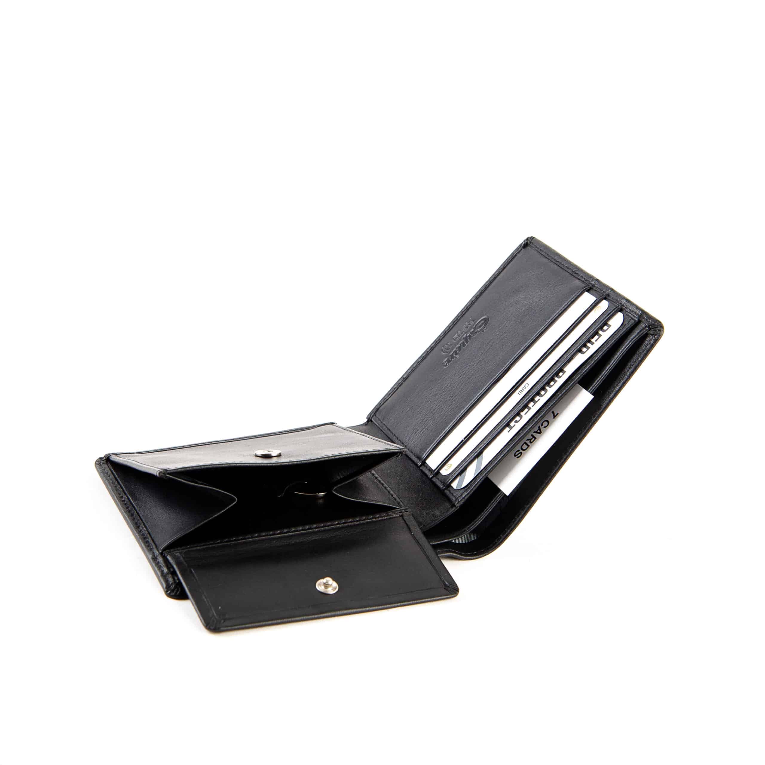 Esquire Logo Midibörse im Querformat. Flaches Portemonnaie in Zwischengröße für Herren. Schwarze Geldbörse mit RFID Schutz, aus Rindleder, Napa Leder. Lederwaren Ostwestfalen, Lederdeele aus Delbrück. Ansicht Münzfach