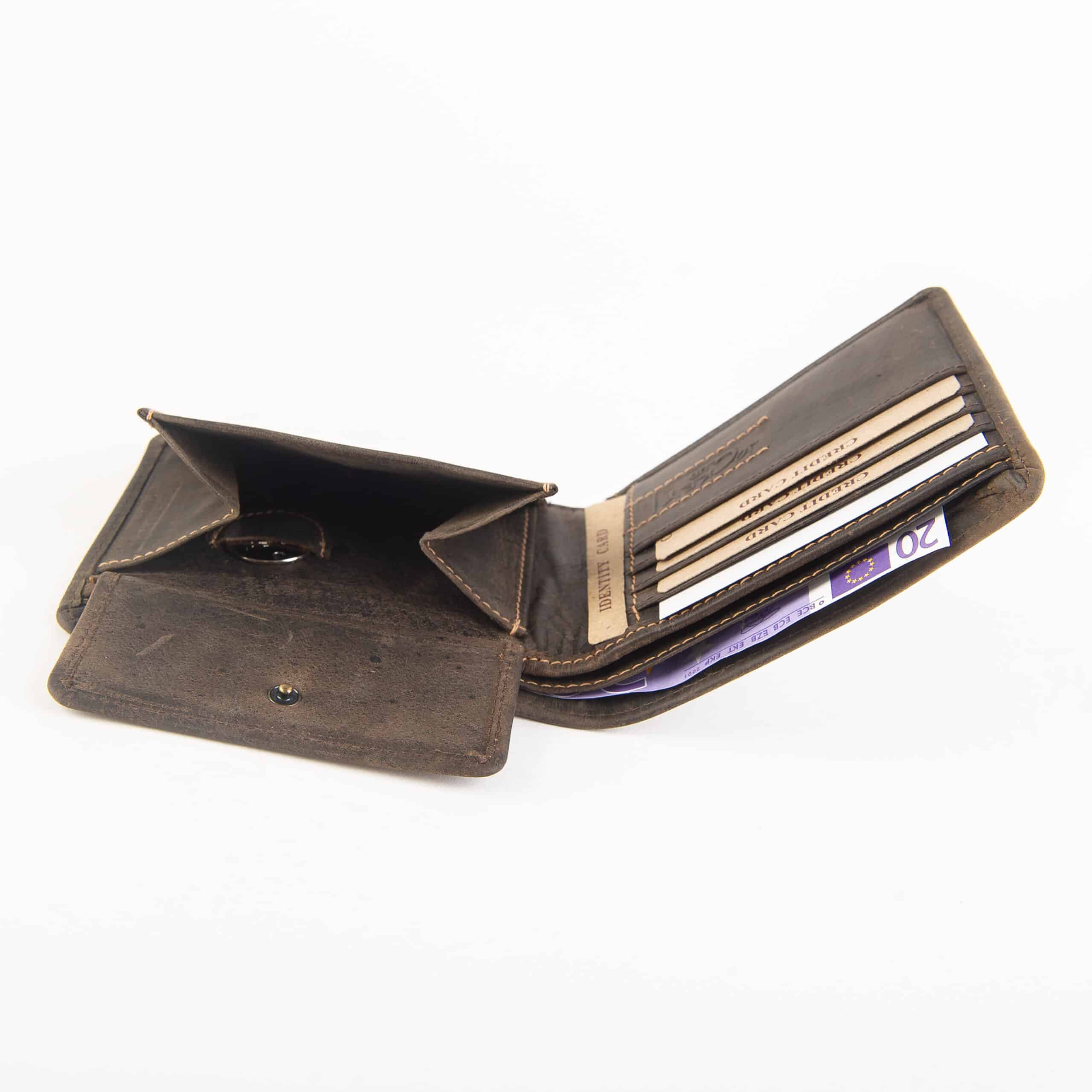 Geldbörse Herren Querformat flach_Portemonnaie_Geldbeutel_Leder_Rindleder_RFID_Naturleder_braun_Lederwaren_Lederdeele_Delbrück_04 Geldbörse für Herren im Querformat Flach. Schlankes Portemonnaie aus Leder. Naturleder, Slow Fashion. Rindleder in braun. Lederwaren online kaufen, Lederdeele Delbrück Ostwestfalen. Ansicht Münzfach