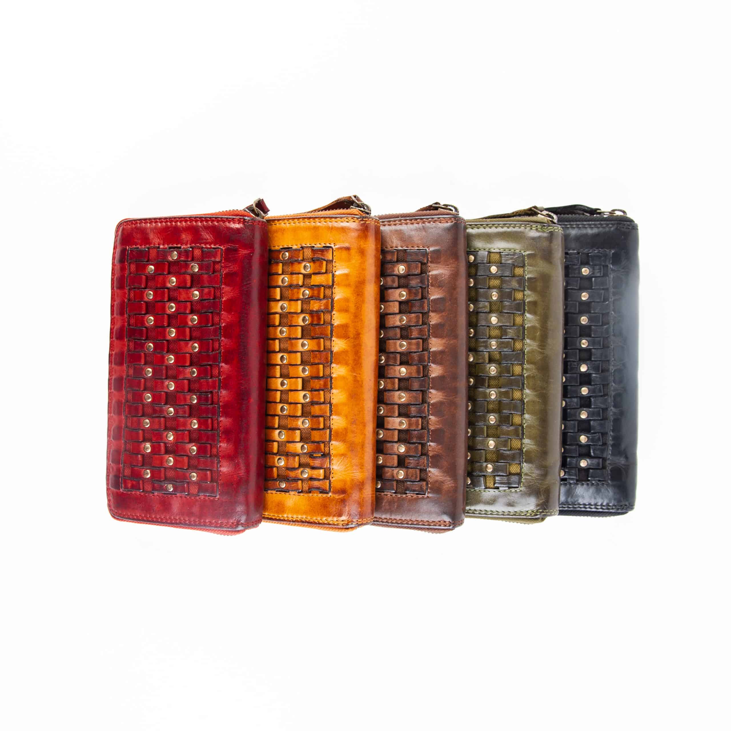 Große Geldbörse Damen_Nieten_Hill Burry_Portemonnaie_Leder_Rindleder_RFID_Slow Fashion_Lederwaren_Lederdeele_Delbrück_01 Große Geldbörse für Damen mit Nieten. Leder Portemonnaie mit Reißverschluss von Hill Burry. Geöltes Rindler, Slow Fashion. Lederwaren Ostwestfalen, Lederdeele aus Delbrück. Gruppenbild, 5 Farben