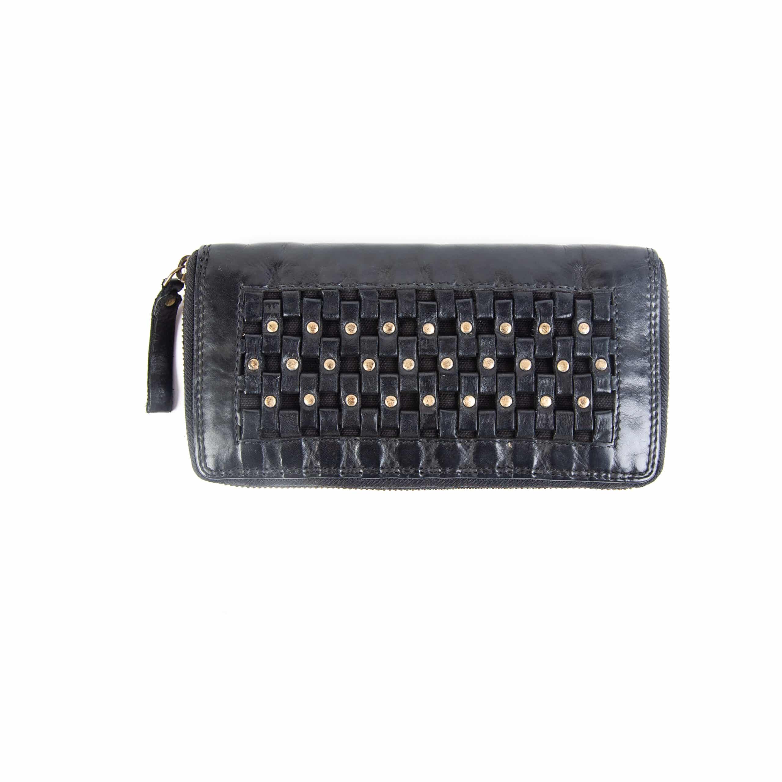 Große Geldbörse Damen_Nieten_Hill Burry_schwarz_Portemonnaie_Leder_Rindleder_RFID_Slow Fashion_Lederwaren_Lederdeele_Delbrück_02 Große Geldbörse für Damen mit Nieten. Leder Portemonnaie mit Reißverschluss von Hill Burry. Geöltes Rindler, Slow Fashion. Farbe schwarz. Lederwaren Ostwestfalen, Lederdeele aus Delbrück. Ansicht Vorderseite