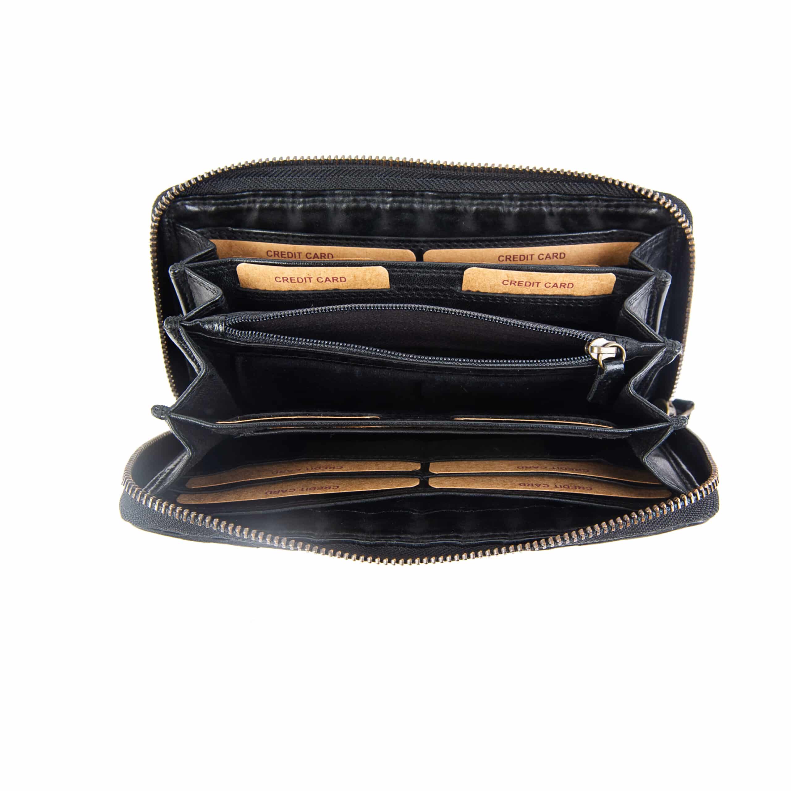 Große Geldbörse Damen_Nieten_Hill Burry_schwarz_Portemonnaie_Leder_Rindleder_RFID_Slow Fashion_Lederwaren_Lederdeele_Delbrück_04 Große Geldbörse für Damen mit Nieten. Leder Portemonnaie mit Reißverschluss von Hill Burry. Geöltes Rindler, Slow Fashion. Farbe schwarz. Lederwaren Ostwestfalen, Lederdeele aus Delbrück. Innenansicht