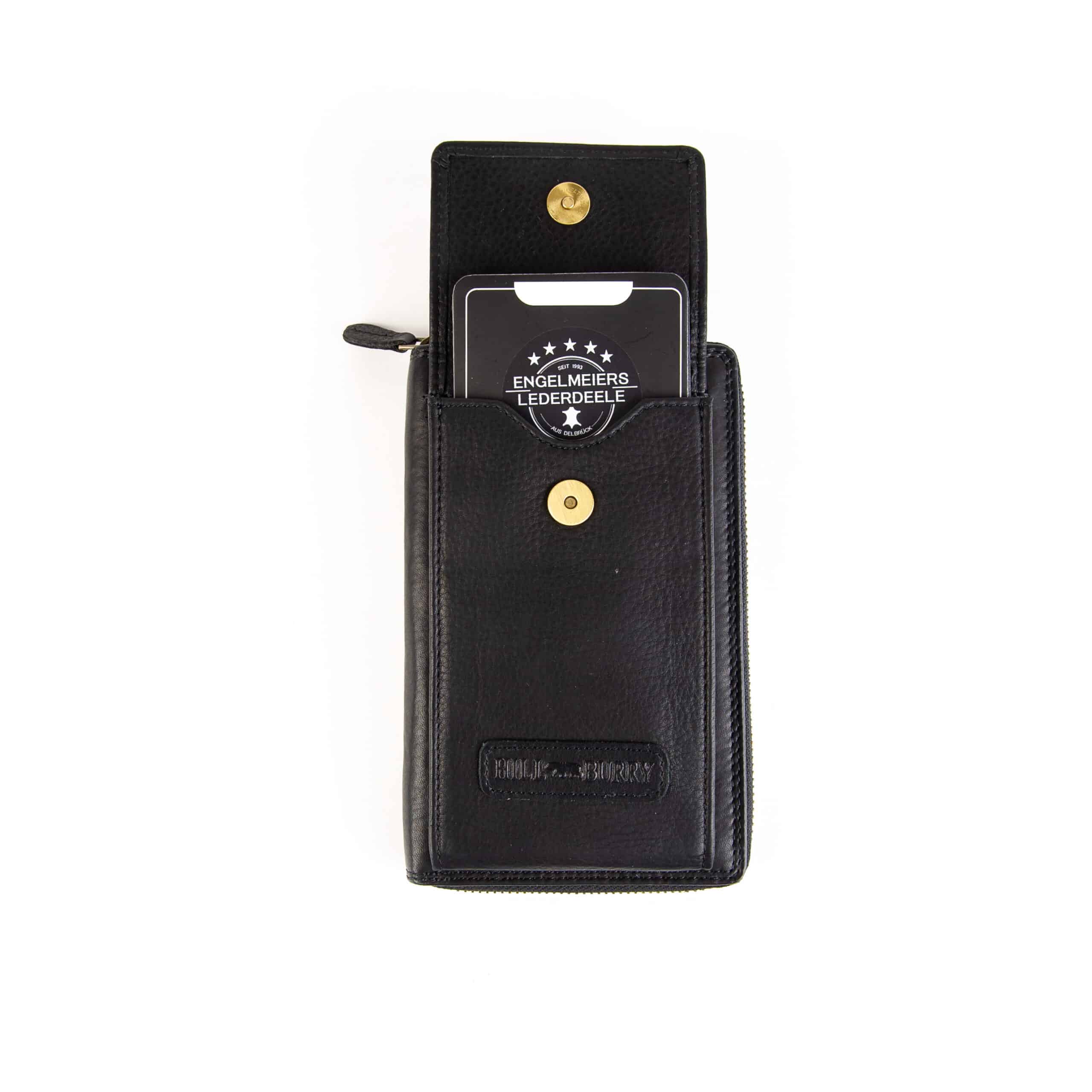 Handytasche mit Portemonnaie medium_schwarz_Hill Burry_Rindleder_Slow Fashion_Geldbörse_Smartphone_Lederwaren_Lederdeele_Delbrück_05 Handytasche mit Portemonnaie medium von Hill Burry. Kleine Ledertasche mit Geldbörse und Smartphone Fach zum Umhängen. Mittlere Größe mit langem Tragegurt. Rindleder, Slow Fashion. Farbe schwarz. Lederwaren Ostwestfalen, Lederdeele aus Delbrück. Ansicht Handyfach