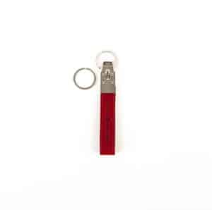 Hill Burry Schlüsselanhänger aus Rindleder. Leder Anhänger für Schlüssel, Schlüsselbund, Autoschlüssel. Elegantes Design mit zwei Schlüsselringen. Farbe rot. Lederwaren Ostwestfalen, Lederdeele aus Delbrück. Ansicht abnehmbarer Schlüsselring