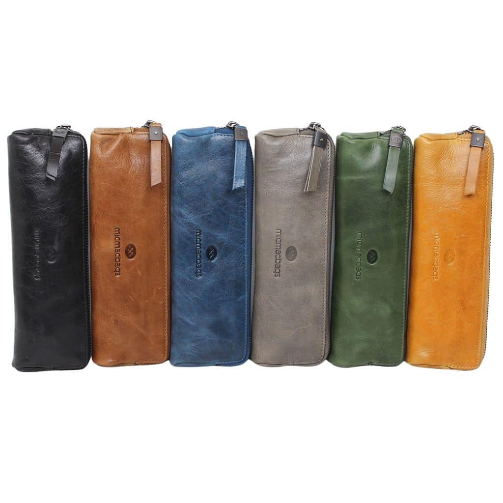Schlampermäppchen Kleur micmacbags_Federmäppchen_Stifteetui_Leder_Rindleder_SlowFashion_Lederwaren_Lederdeele_Delbrück_04 Schlampermäppchen Kleur von micmacbags. Stifteetui aus Slow Fashion Leder. Etui für Stifte und Accessoires. Federmäppchen Rindleder. Lederwaren Ostwestfalen, Lederdeele aus Delbrück. Gruppenbild, 6 Farben