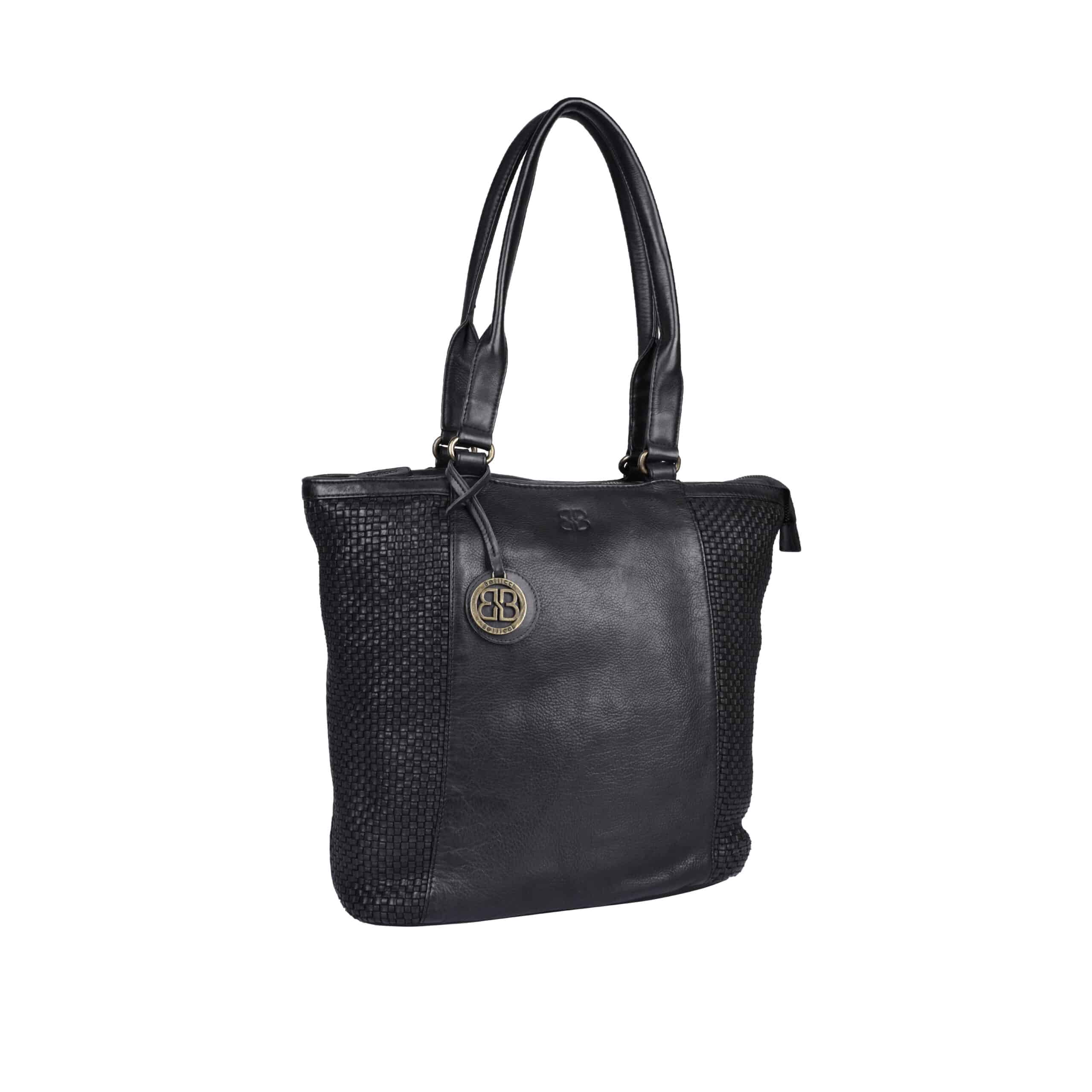 Bellicci_Shopper Tasche_Esther_Ledertasche_Citybag_Echtleder_Slow Fashion_Damen_schwarz_Lederwaren_Ostwestfalen_Lederdeele_Delbrück_03 Bellicci Shopper Tasche Esther. Ledertasche für Damen in A4 Größe. Große Tasche aus Rindleder und Baumwolle. Farbe schwarz. Lederwaren in Ostwestfalen. Lederdeele aus Delbrück. Ansicht Vorderseite