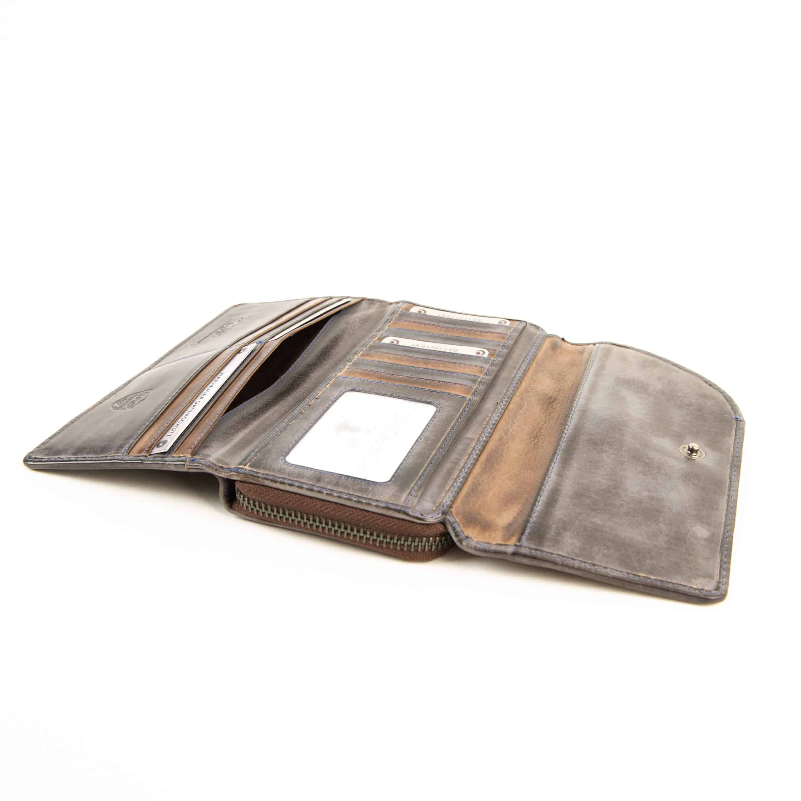 Jockey Club Damenbörse large. Leder Geldbörse mit RFID Schutz. Slow Fashion Rindleder. Farbe blau. Lederwaren in Ostwestfalen, Lederdeele aus Delbrück. Ansicht Innenansicht