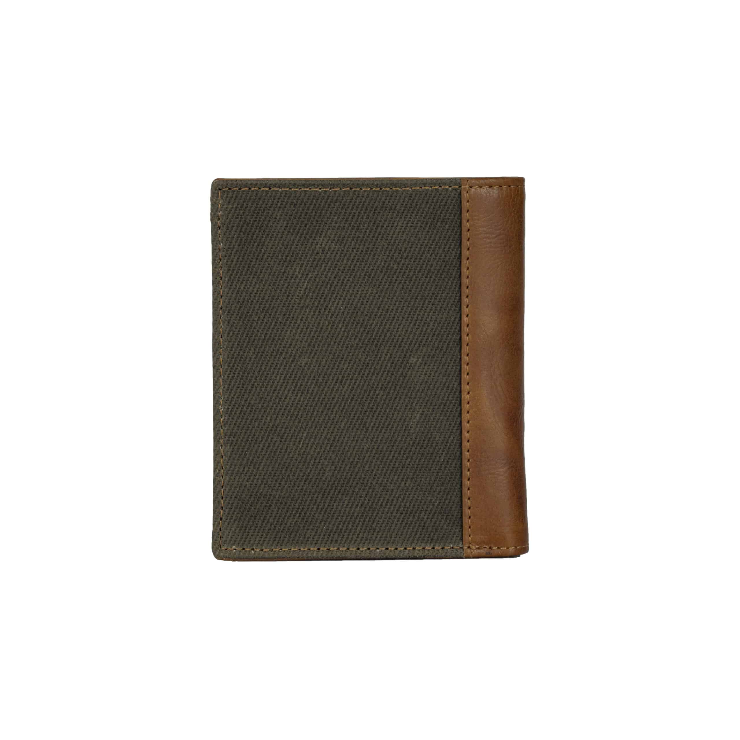 Sparwell Geldbörse Silas_Leder_Portemonnaie_Herren_Rindleder_Canvas_Baumwolle_RFID Schutz_grün_Lederwaren_Ostwestfalen_Lederdeele_Delbrück_03 Sparwell Geldbörse Silas, nachhaltiges Portemonnaie für Herren im Hochformat. Slow Fashion Geldbeutel aus Rindleder, Canvas und Baumwolle. Mit RFID Schutz. Farbe Grün. Lederwaren in Ostwestfalen, Lederdeele aus Delbrück. Ansicht Rückseite