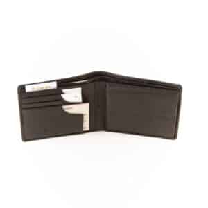 Esquire Deer Querformatbörse für Herren. Exklusives Portemonnaie aus weichem Hirschleder. Flache Geldbörse mit RFID Schutz und patentiertem Card Safe System. Querformat. Farbe braun. Lederwaren in Ostwestfalen, Lederdeele Delbrück. Ansicht Innenansicht Kartenfächer