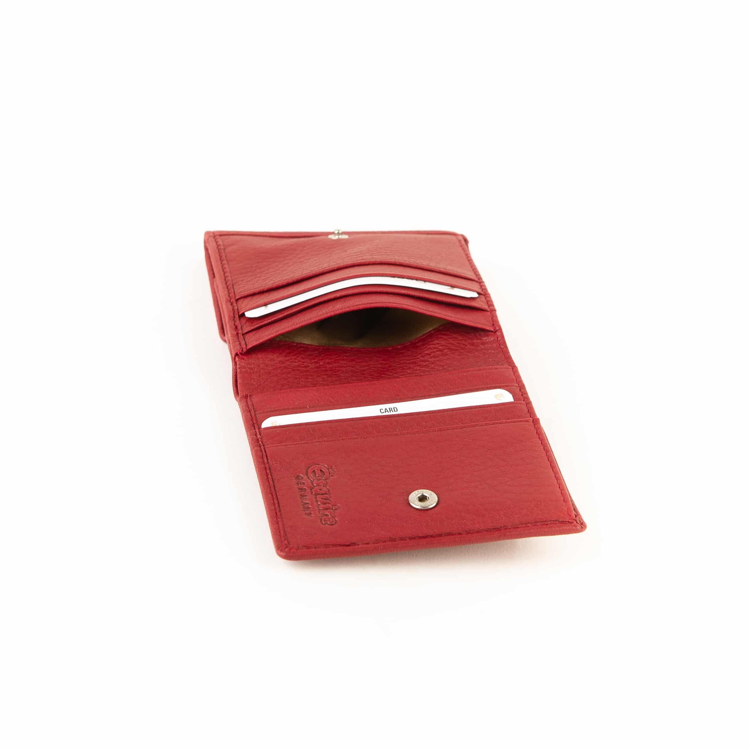 Esquire Deer Wiener Schachtel_Geldbörse_Münzfach_quadratisch_Portemonnaie_Hirschleder_rot_Lederwaren_Ostwestfalen_Lederdeele_Delbrück_11 Esquire Deer Wiener Schachtel. Geldbörse für Damen und Herren mit quadratischem Münzfach. Exklusives Portemonnaie aus weichem Hirschleder. Farbe rot. Lederwaren in Ostwestfalen, Lederdeele aus Delbrück. Ansicht Steckfach