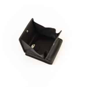 Esquire Deer Wiener Schachtel. Geldbörse für Damen und Herren mit quadratischem Münzfach. Exklusives Portemonnaie aus weichem Hirschleder. Farbe schwarz. Lederwaren in Ostwestfalen, Lederdeele aus Delbrück. Ansicht Münzfach