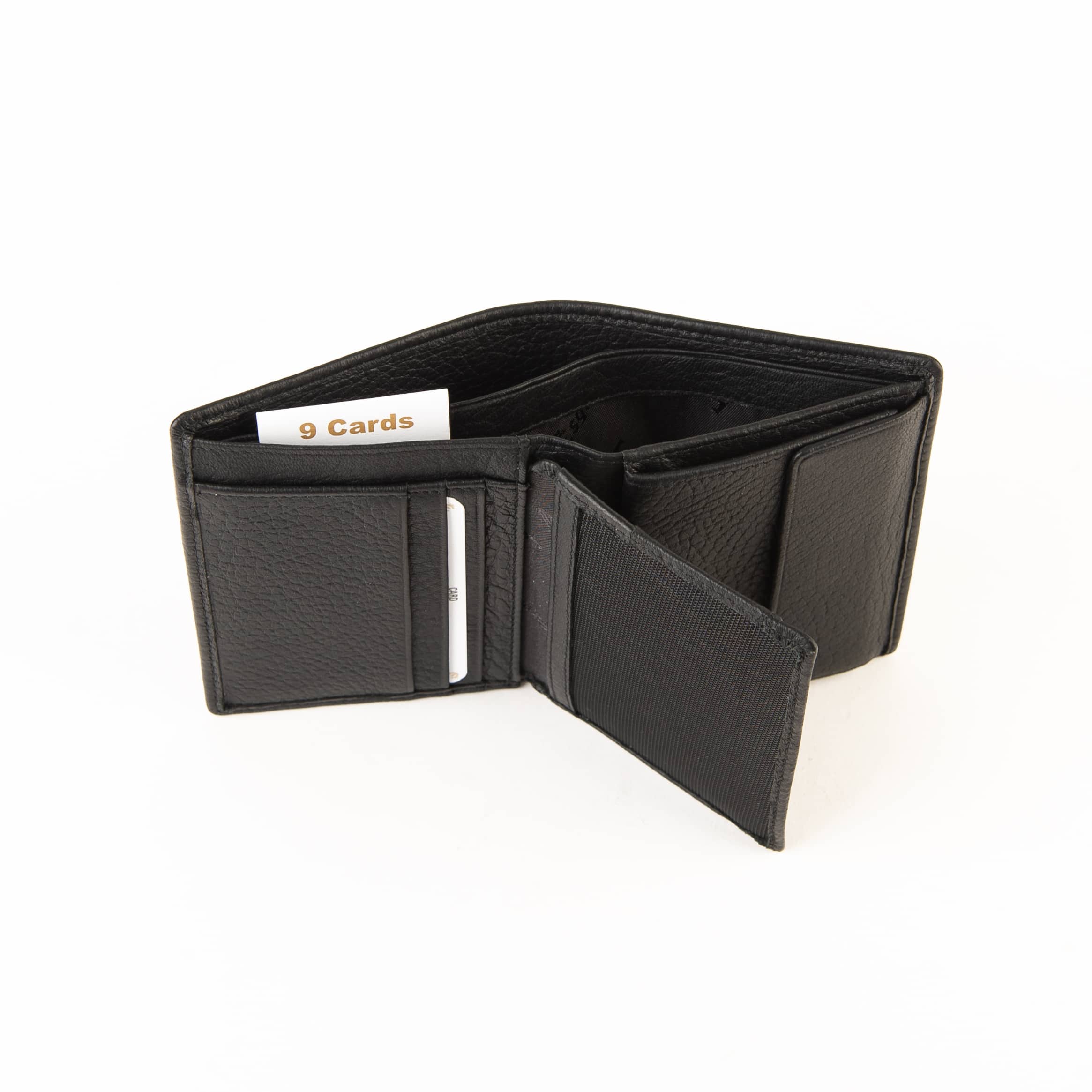 Esquire Deer Zwischengröße Hochformat. Exklusives Portemonnaie aus weichem Hirschleder. Geldbörse mit RFID Schutz und patentiertem Card Safe System. Hochformatbörse Herren. Farbe schwarz. Lederwaren in Ostwestfalen, Lederdeele Delbrück. Ansicht Scheinfach