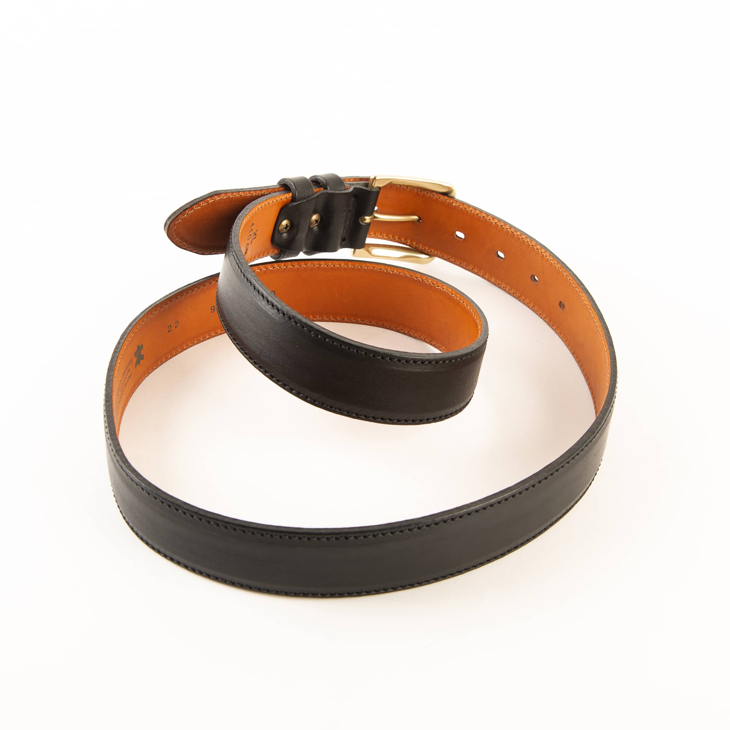 Greenbelts Herrengürtel Leland mit Messing Dornschließe. Ledergürtel für Herren aus zwei Schichten hochwertigem Oberflächenleder. Gürtel aus Leder. Farbe Schwarz. Lederwaren in Ostwestfalen, Lederdeele aus Delbrück. Ansicht Innenansicht