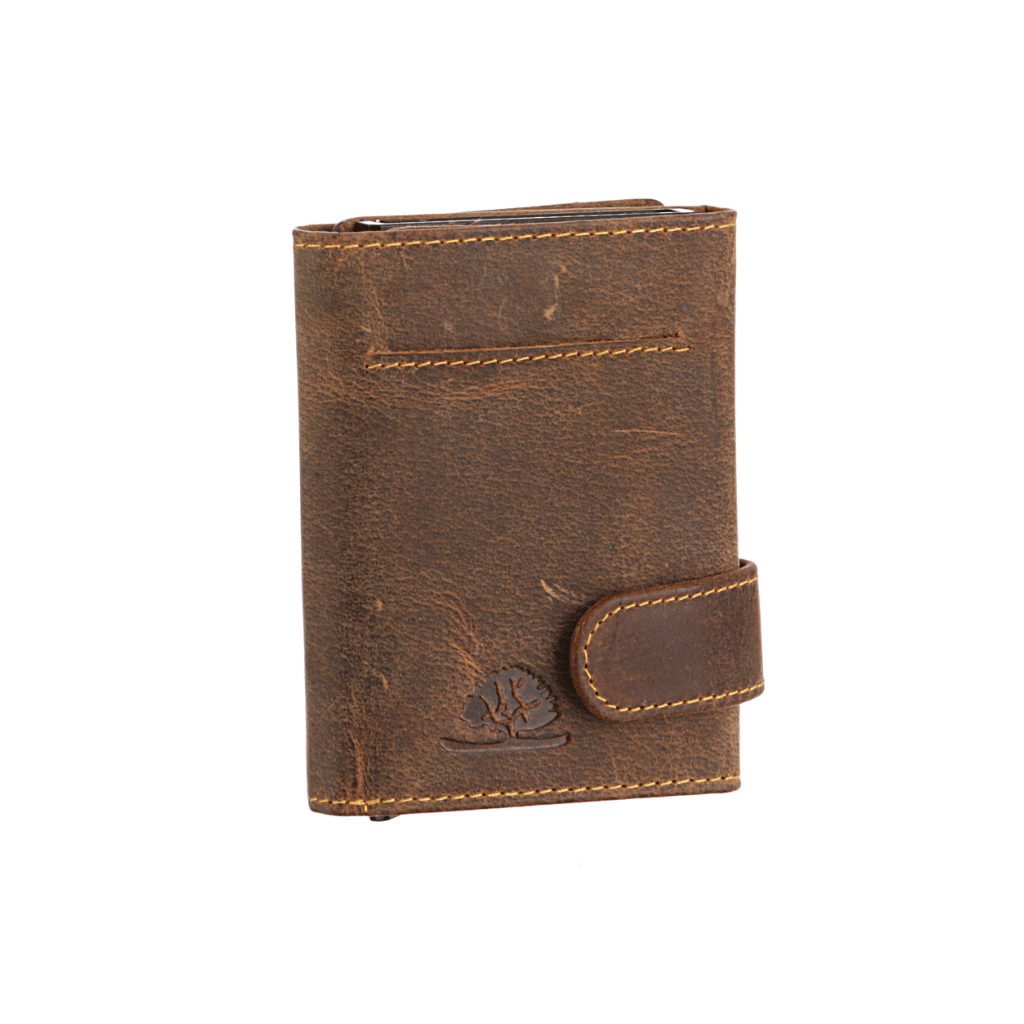 Greenburry Cardholder Slider Zip. Slim Wallet für Herren mit Aluminium Case von Figuretta. Münzfach und RFID Schutz. Schlanke Geldbörse aus hochwertigem Echtleder, Rindleder. Slow Fashion. Farbe Vintage Sattelbraun. Lederwaren Ostwestfalen, Lederdeele Delbrück Ansicht Vorderseite