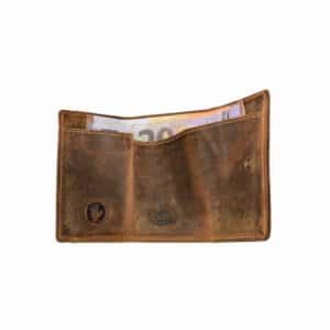 Greenburry Wickelbörse XXS - Minibörse aus naturbelassenem Rindleder. Kleines Portemonnaie aus echtem Leder. Geldbörse im Vintage Look. Farbe braun, Sattelbraun. Slow Fashion Lederwaren Ostwestfalen, Lederdeele aus Delbrück Paderborn. Ansicht Scheinfach