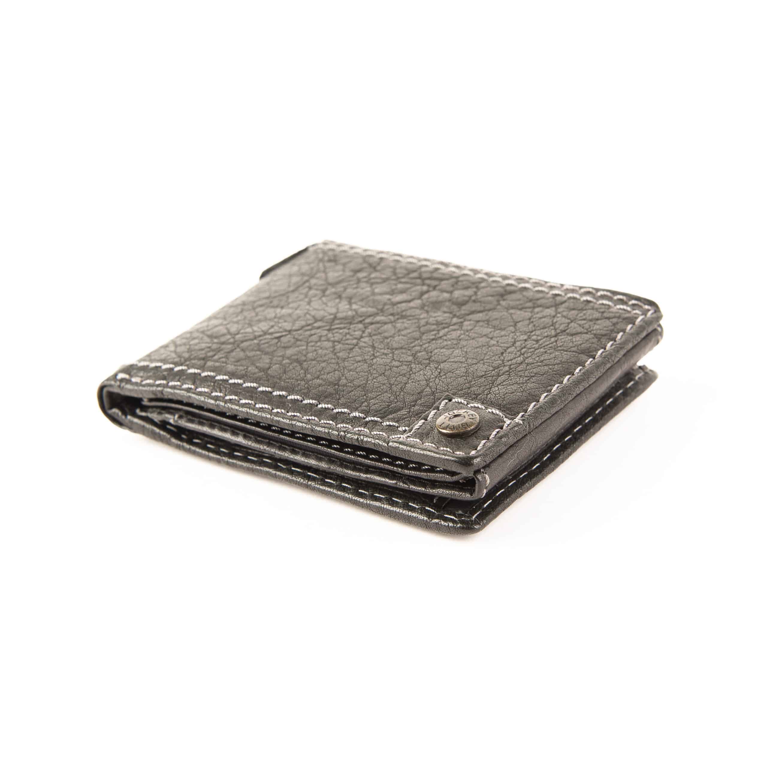 Jockey Club Riegelbörse Buffalo im Querformat. Leder Geldbörse für Herren aus festem Büffelleder. Echtleder Portemonnaie mit Öse. Farbe schwarz. Lederwaren Ostwestfalen, Lederdeele aus Delbrück Paderborn. Ansicht Vorderseite