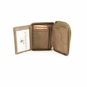 Jockey Club Portemonnaie Bolt-Chic small. Geldbörse für Damen mit Nieten, aus weichem Lammleder, im Hochformat. Geldbeutel mit rundum Reißverschluss. Farbe Taupe. Lederwaren Ostwestfalen, Lederdeele aus Delbrück Paderborn. Ansicht Innenansicht