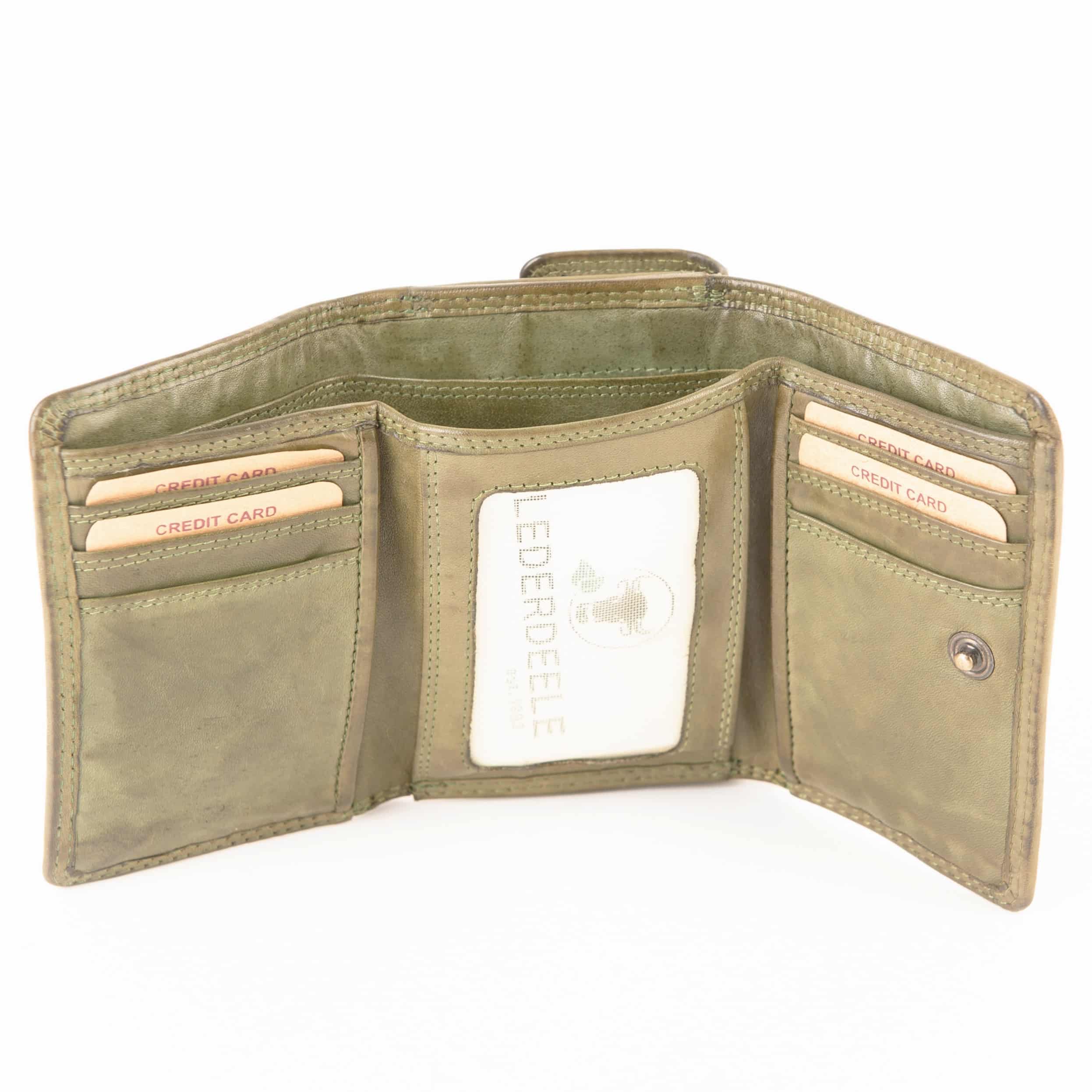 Hill Burry Midibörse Waschleder_Portemonnaie_Damen_Rindleder_grün_RFID_Baumwolle_Lederwaren_Ostwestfalen_Lederdeele_Delbrück_Paderborn_06 Hill Burry Midibörse aus Waschleder. Langlebiges Echtleder Portemonnaie für Damen mit RFID Schutz. Geöltes Rindleder, slow Fashion. Geldbörse in Farbe grün. Lederwaren Ostwestfalen, Lederdeele Delbrück Paderborn. Ansicht Innenansicht Kartenfächer