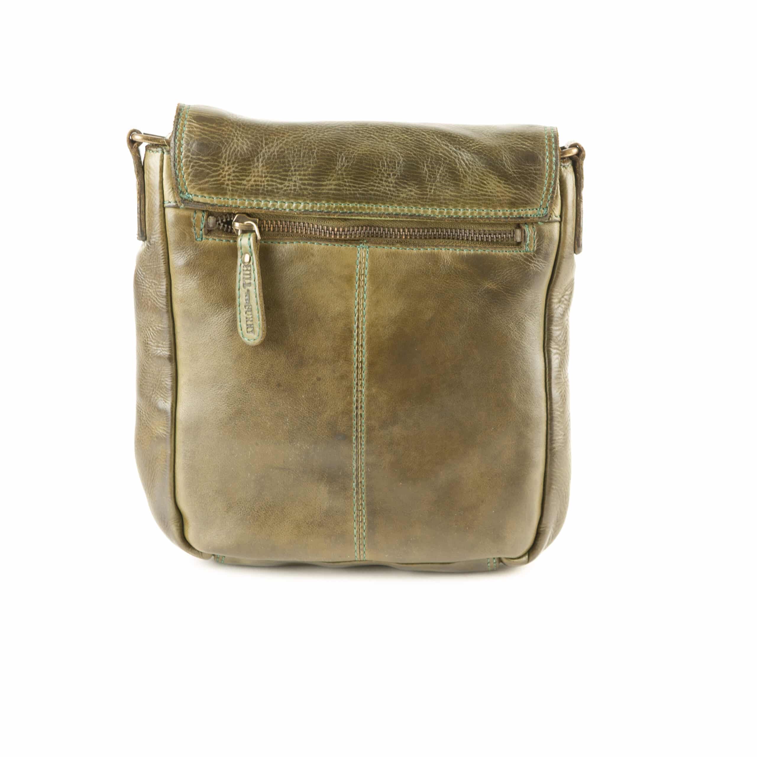 Hill Burry Umhängetasche Waschleder_Ledertasche_Tasche_Echtleder_Rindleder_grün_Lederwaren_Ostwestfalen_Lederdeele_Delbrück_Paderborn_07 Hill Burry Umhängetasche Waschleder, Ledertasche für Damen. Rindleder Tasche mit Innenfutter aus Baumwolle. Farbe grün / Waldgrün. Lederwaren Ostwestfalen, Lederdeele Delbrück Paderborn. Ansicht Rückseite