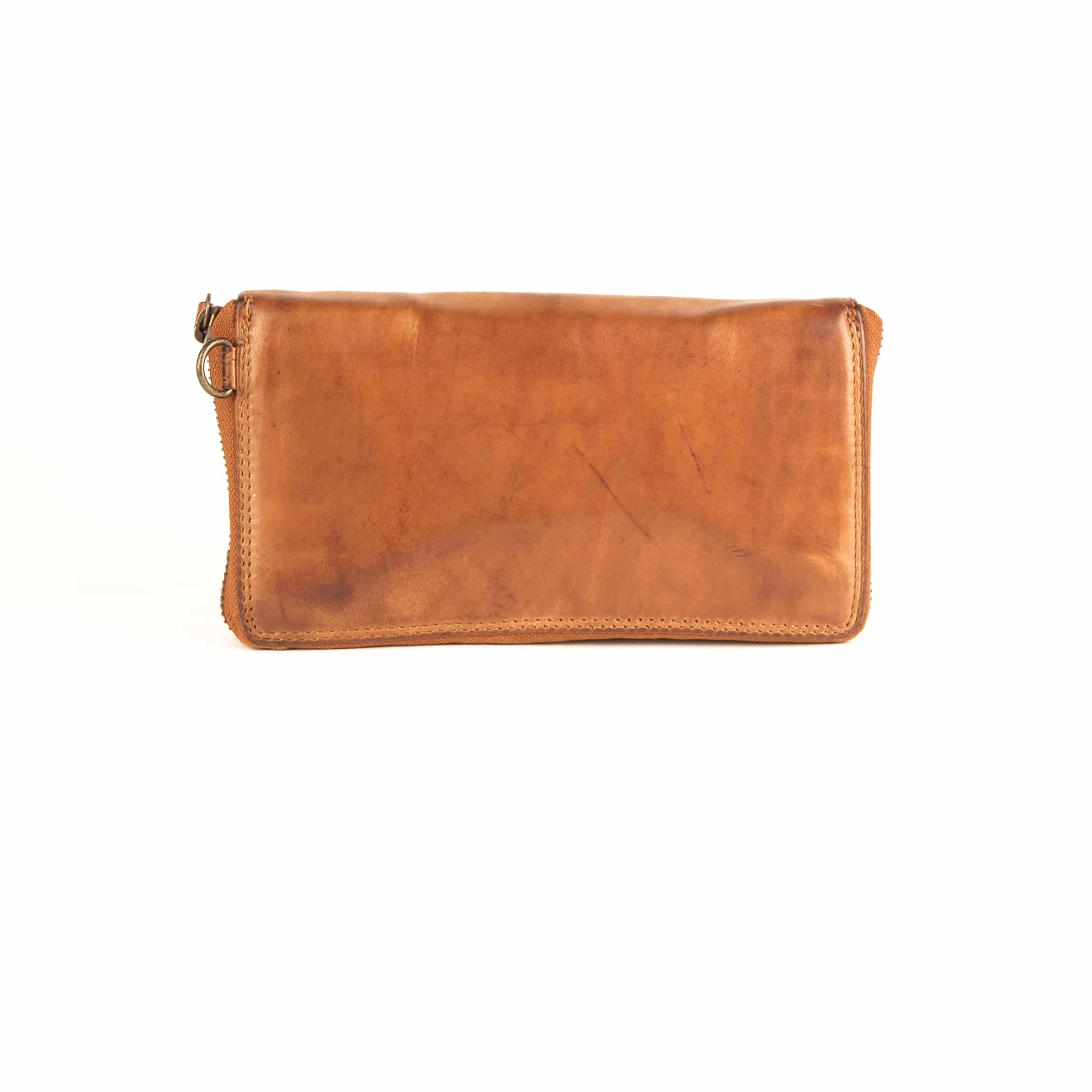 Hill Burry Handytasche aus Waschleder_Smartphone_Umhängetasche_Portemonnaie_Geldbörse-Echtleder_Rindleder_RFID_cognac_lederwaren_ostwestfalen_lederdeele_delbrück_07 Hill Burry Handytasche aus Waschleder, Umhängetasche mit Portemonnaie und Steckfach für das Smartphone. Geldbörse zum Umhängen mit RFID Schutz aus Echtleder, Rindleder für Damen., slow Fashion. Farbe cognac. Lederwaren Ostwestfalen, Lederdeele Delbrück, Paderborn. Ansicht Rückseite