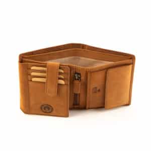 Jockey Club Geldbörse Husky im Hochformat. Herrenbörse in der Farbe cognac, vintage Leder mit Motiv Wolfshund und Pfoten Abdrücke. Motivbörse aus Büffelleder mit Innenriegel und RFID Schutz. Portemonnaie für Herren. Lederwaren Ostwestfalen, Lederdeele in 33129 Delbrück, Kreis Paderborn. Ansicht Scheinfach aus Leder