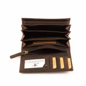 Jockey Club Geldbörse Husky im Langformat. Damenbörse in der Farbe braun, vintage Leder mit Motiv Wolfshund und Pfoten Abdrücke. Motivbörse aus Büffelleder, großes Portemonnaie für Damen mit RFID Schutz. Lederwaren Ostwestfalen, Lederdeele in 33129 Delbrück, Kreis Paderborn. Ansicht Innenansicht Reißverschlussfach