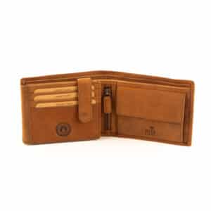 Jockey Club Geldbörse Husky im Querformat. Herrenbörse in der Farbe cognac, vintage Leder mit Motiv Wolfshund und Pfoten Abdrücke. Motivbörse aus Büffelleder mit Innenriegel und RFID Schutz. Portemonnaie für Herren. Lederwaren Ostwestfalen, Lederdeele in 33129 Delbrück, Kreis Paderborn. Ansicht Innenansicht