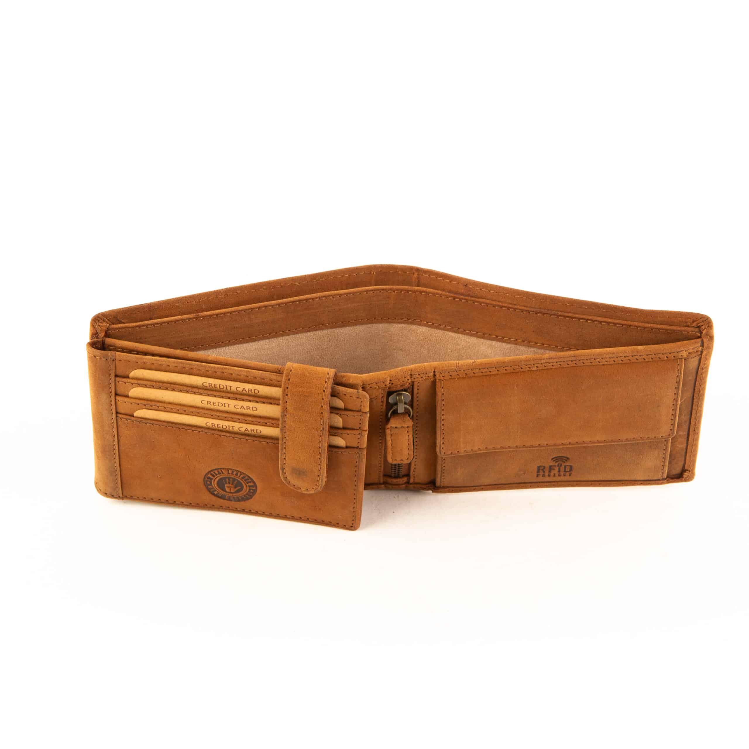Jockey Club Geldbörse Husky Querformat, cognac. Vintage Echtleder Herren. Portemonnaie RFID, Motivbörse Wolfshund. Lederwaren Ostwestfalen, Lederdeele Delbrück6 Jockey Club Geldbörse Husky im Querformat. Herrenbörse in der Farbe cognac, vintage Leder mit Motiv Wolfshund und Pfoten Abdrücke. Motivbörse aus Büffelleder mit Innenriegel und RFID Schutz. Portemonnaie für Herren. Lederwaren Ostwestfalen, Lederdeele in 33129 Delbrück, Kreis Paderborn. Ansicht Scheinfach aus Leder