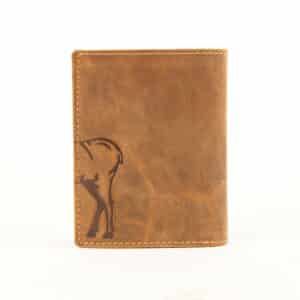 Jockey Club Hochformat Geldbörse Hirsch, Jagd Motiv, Jäger. Portemonnaie für Herren aus rustikalem Büffelleder. Herrenbörse mit Hirsch auf Vorder- und Rückseite. Vintage Leder, Slow Fashion mit RFID Schutz. Farbe cognac braun. Lederwaren Ostwestfalen, Lederdeele Delbrück Paderborn. Ansicht Rückseite