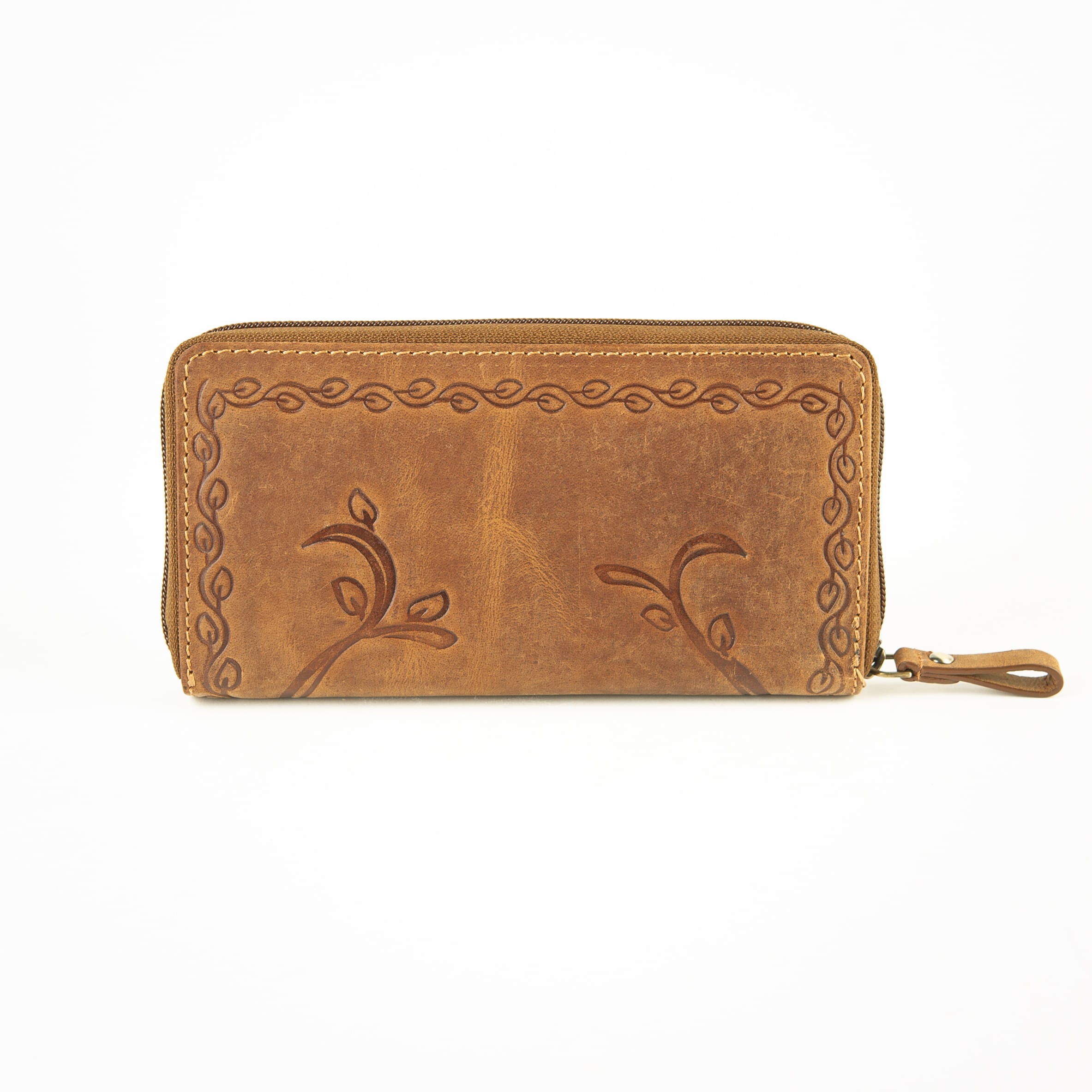 Jockey Club Reißverschlussbörse Kolibri, Damenbörse, Portemonnaie, Echtleder, RFID, Büffelleder, cognac, Lederdeele Delbrück Paderborn, Lederwaren Ostwestfalen_02 Jockey Club Reißverschlussbörse Kolibri, langes Damen Portemonnaie aus naturbelassenem Büffelleder mit rundum Reißverschluss und RFID Schutz. Damenbörse mit Kolibri und Blumenranken auf Vorder- und Rückseite. Farbe vintage cognac. Lederwaren Ostwestfalen, Lederdeele Delbrück Paderborn. Ansicht Rückseite