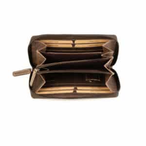 Jockey Club Toro Reißverschlussbörse in braun. Portemonnaie für Damen aus pflanzlich gegerbtem Rindleder. Naturleder, Slow Fashion, Vintage. Lange Damenbörse mit rundum Reißverschluss. Lederdeele Delbrück, Paderborn. Lederwaren in Ostwestfalen. Ansicht Innenansicht